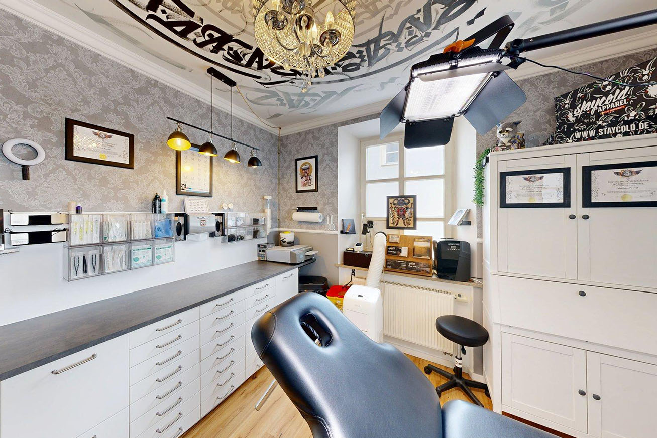 Piercing-Studio im Needles of Pain in Straubing